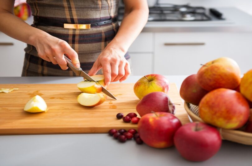 Peut-on donner des fruits crus à bébé ? Tout savoir l’introduction des fruits !