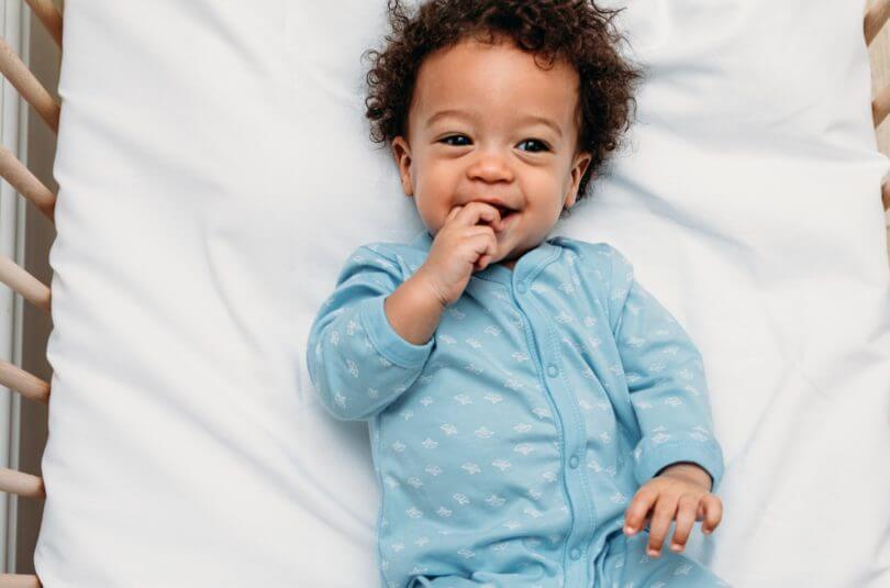 Comment habiller bébé pour dormir ?