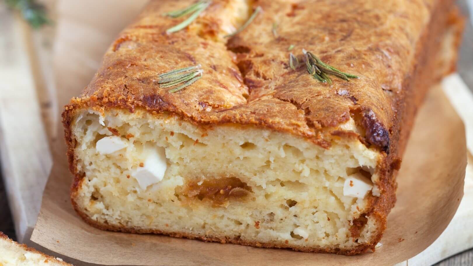 cake sale Cake salé fromage-pommes