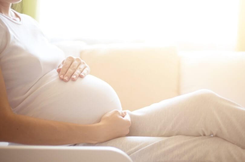 femme enceinte Grossesse : le bon moment pour choisir entre sein ou biberon ?