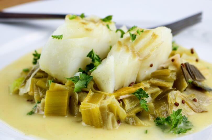 Fondue de poireau à la feta, pomme de terre et saumon