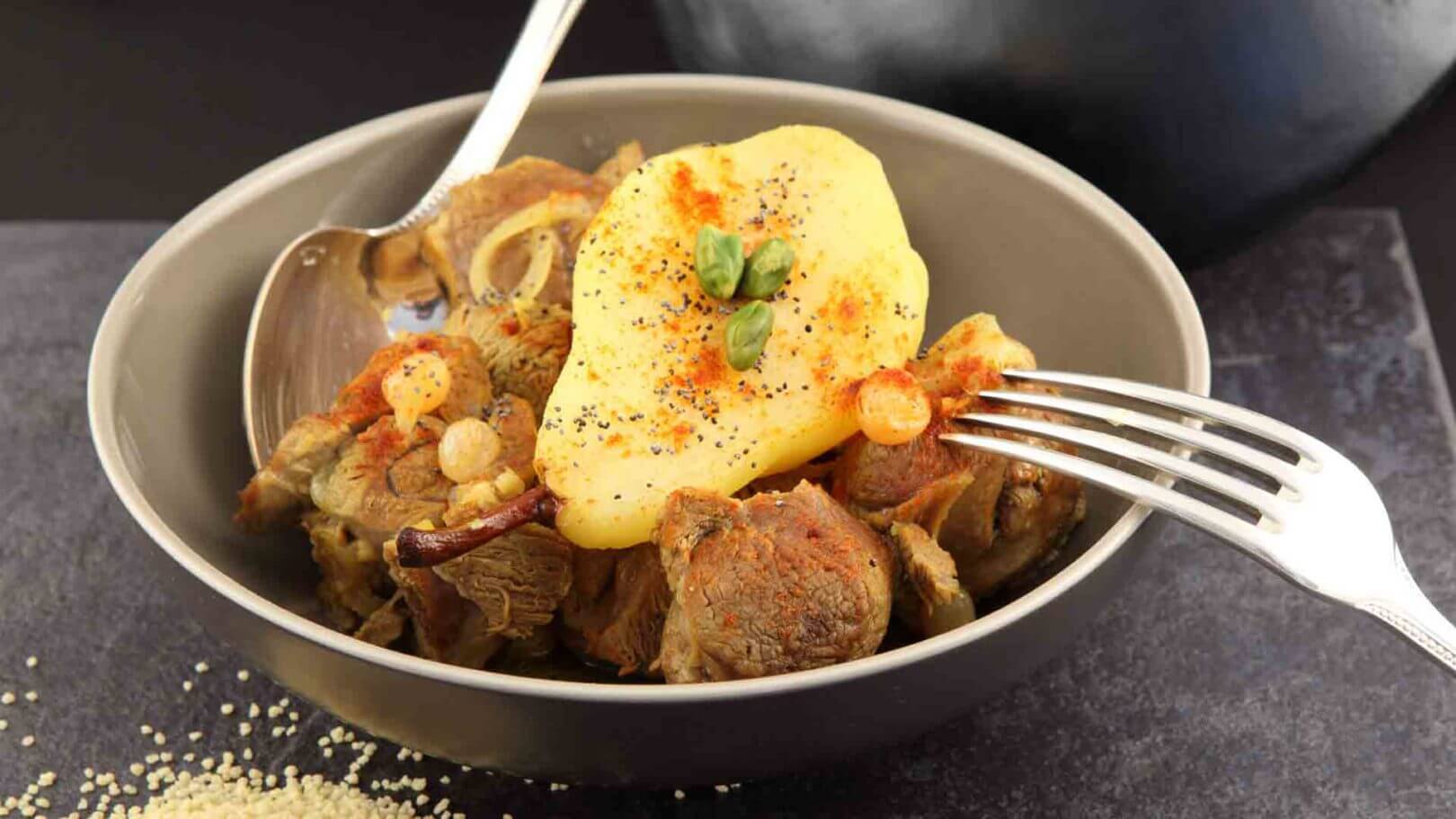 Rôti de porc à la poire et pomme de terre rôtie