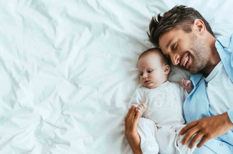 Papa et allaitement : les aider à trouver leur place Papa et allaitement : les aider à trouver leur place