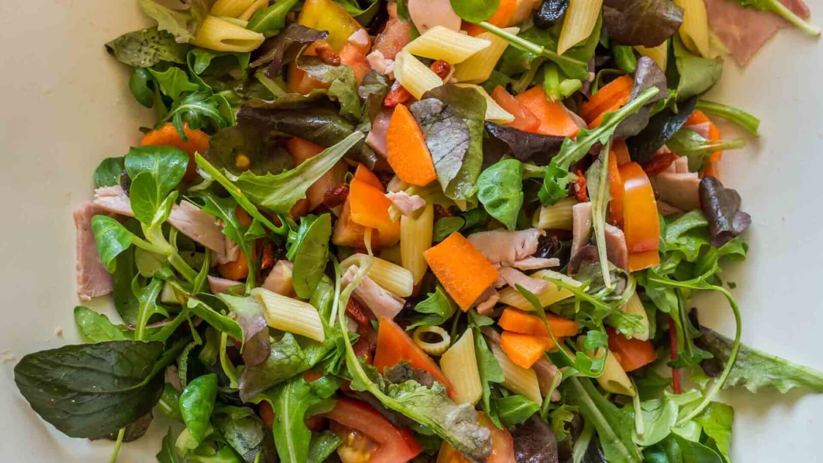 Salade jambon, abricot, chèvre