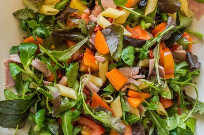 Salade jambon, abricot, chèvre