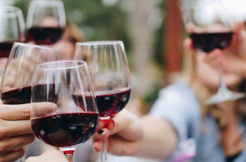 verre-de-vin-allaitement Peut-on boire un verre d’alcool pendant l’allaitement ?