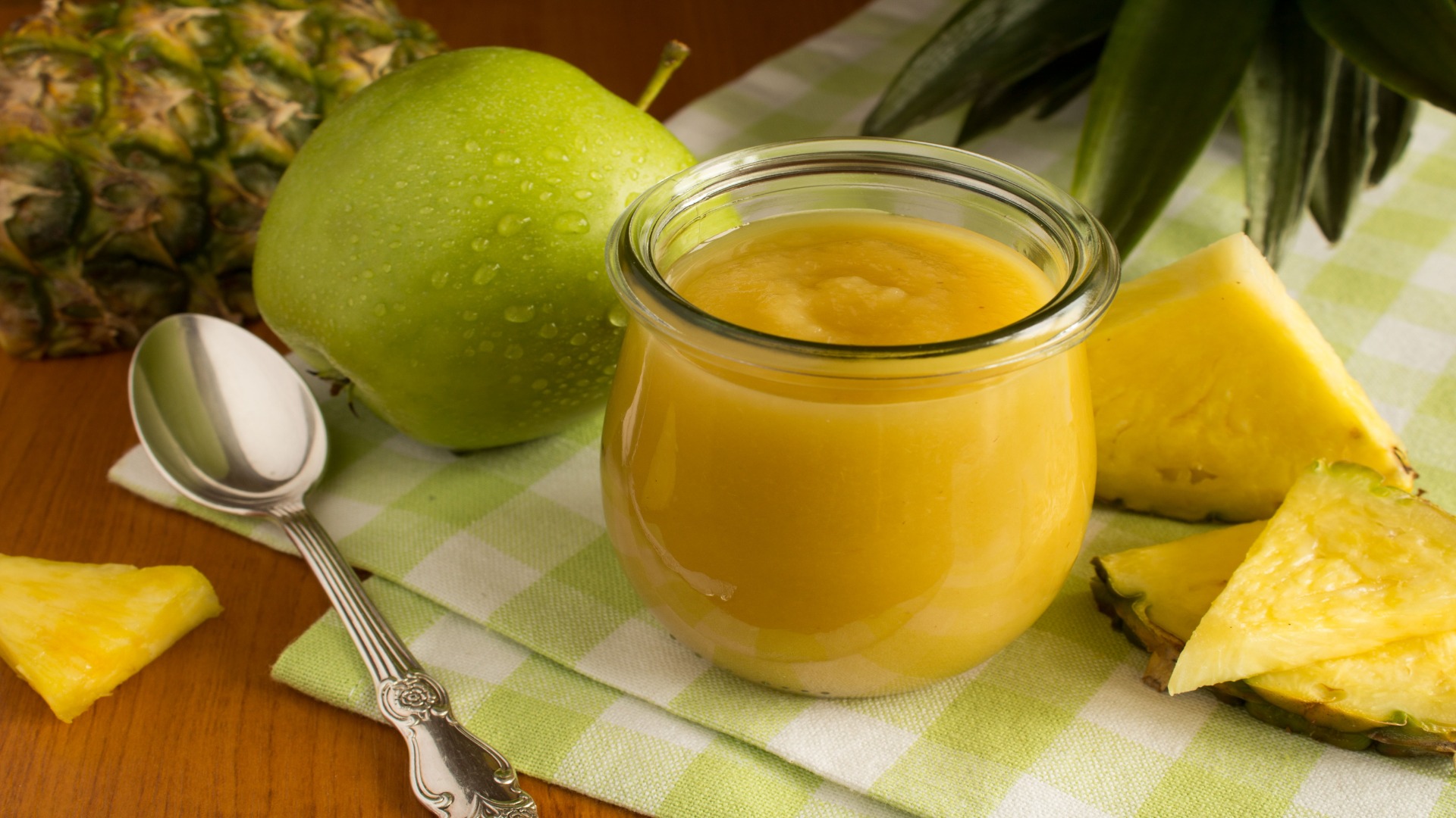 Compote de pomme ananas et vanille pour bébé Programme Malin