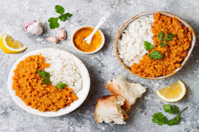Dahl de lentille corail Dhal de lentilles corail, patate douce, coco et curry