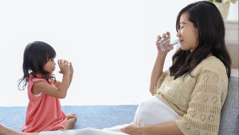 L’hydratation pendant la grossesse et l’allaitement