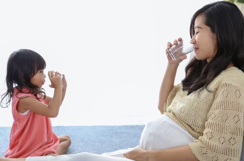 grossesse_allaitement_alimentation_bebe_quelle_eau_boire_programme_malinjpg L’hydratation pendant la grossesse et l’allaitement