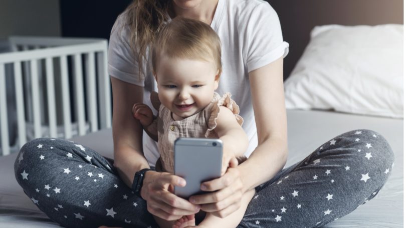 Les appels en visio sont-ils dangereux pour bébé ?