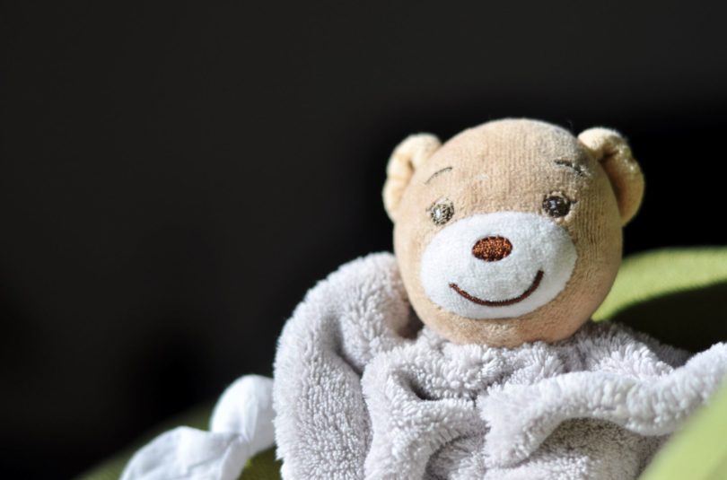 Tétine et doudou : comment bien les utiliser ?