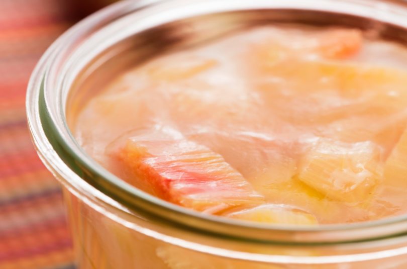 Compote de rhubarbe pour bébé