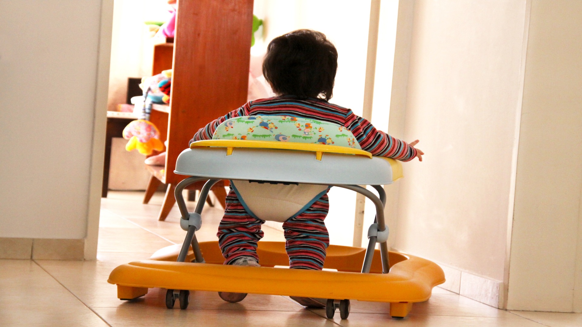 Les dangers du youpala, chariot de marche : avis du pédiatre