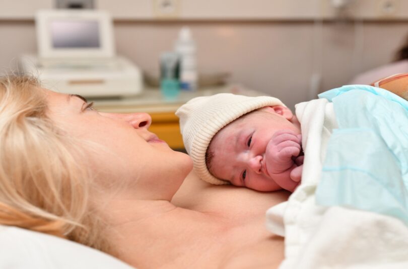 Quels sont les bénéfices du peau à peau ?