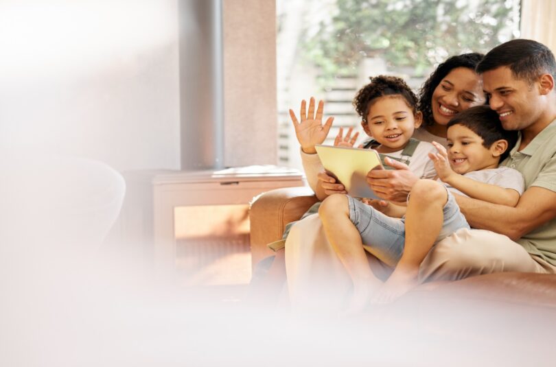 Parents et écrans comment montrer le bon exemple photo gravit Comment montrer l’exemple en tant que parent, avec les écrans ?